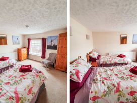 11 Church Street - North Yorkshire (incl. Whitby) - 1005355 - thumbnail photo 10