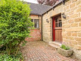 Woodland Lodge - Peak District - 1005401 - thumbnail photo 2