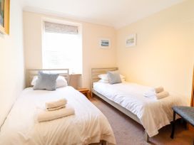 Bay View Apartment - North Wales - 1006438 - thumbnail photo 23