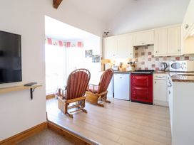 Bay View Apartment - North Wales - 1006438 - thumbnail photo 11