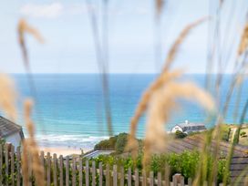 Blue Bay Beach House - Cornwall - 1007604 - thumbnail photo 3