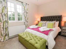 South Tower Cottage - Peak District - 1007701 - thumbnail photo 18