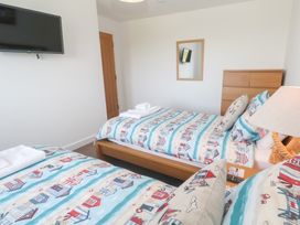 Ocean Breeze - Cornwall - 1008186 - thumbnail photo 17