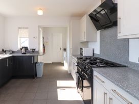 Cae Gallt - Anglesey - 1008754 - thumbnail photo 13