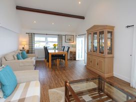 3 The Coach House - Penthouse Apartment - Anglesey - 1008782 - thumbnail photo 5
