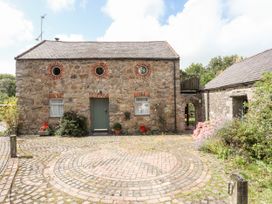 Vine Tree Barn - Anglesey - 1009100 - thumbnail photo 1