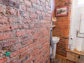 16 St. Sepulchre Street - North Yorkshire (incl. Whitby) - 1011554 - thumbnail photo 20