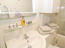 Llys Madoc, First Floor Flat - North Wales - 1014017 - thumbnail photo 12