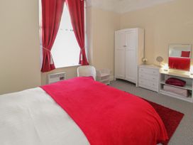 Llys Madoc, First Floor Flat - North Wales - 1014017 - thumbnail photo 14