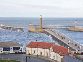 Beachfront - North Yorkshire (incl. Whitby) - 1015683 - thumbnail photo 17