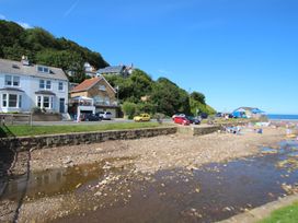 Quayside - North Yorkshire (incl. Whitby) - 1015790 - thumbnail photo 1