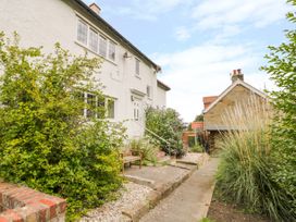 Stakesby House Apartment 1 - North Yorkshire (incl. Whitby) - 1017906 - thumbnail photo 2