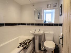 3 Barlwyd Terrace - North Wales - 1020746 - thumbnail photo 17