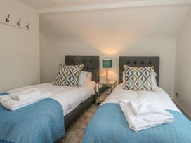 Lakeside Cottage - Peak District - 1021414 - thumbnail photo 17