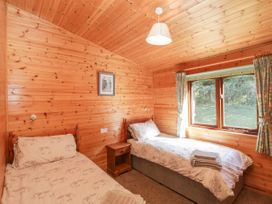 16 Amber Wood Lodge - Hampshire - 1021624 - thumbnail photo 16