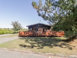 16 Amber Wood Lodge - Hampshire - 1021624 - thumbnail photo 1