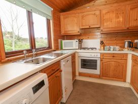 16 Amber Wood Lodge - Hampshire - 1021624 - thumbnail photo 10