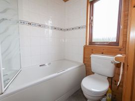 16 Amber Wood Lodge - Hampshire - 1021624 - thumbnail photo 20