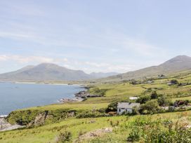 Clifftop Haven - Shancroagh & County Galway - 1025802 - thumbnail photo 28