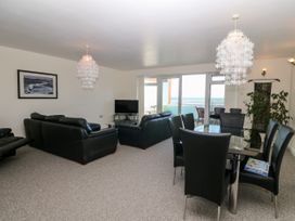 Sea View Apartment - North Wales - 1026229 - thumbnail photo 3