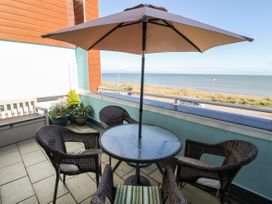 Sea View Apartment - North Wales - 1026229 - thumbnail photo 21