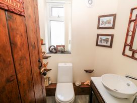 Sea View Apartment - North Wales - 1026229 - thumbnail photo 9