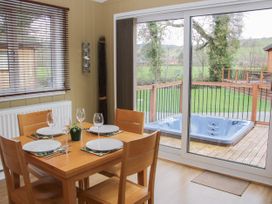 Willow River Lodge - Shropshire - 1026698 - thumbnail photo 6