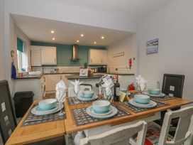 Cosy Coast Cottage - North Yorkshire (incl. Whitby) - 1027054 - thumbnail photo 11