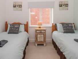 Cosy Coast Cottage - North Yorkshire (incl. Whitby) - 1027054 - thumbnail photo 17