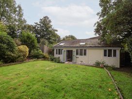A house with windows and door in a garden at Tregona Buckland Monachorum near Yelverton