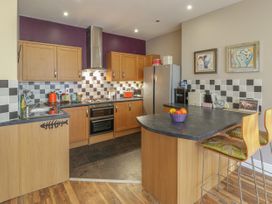 Apartment 4 - North Yorkshire (incl. Whitby) - 1034058 - thumbnail photo 7