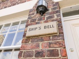 Ships Bell - North Yorkshire (incl. Whitby) - 1036543 - thumbnail photo 22