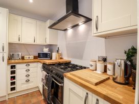 7 Oaklands Terrace - Suffolk & Essex - 1036583 - thumbnail photo 10
