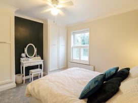7 Oaklands Terrace - Suffolk & Essex - 1036583 - thumbnail photo 19