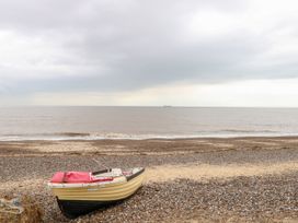 7 Oaklands Terrace - Suffolk & Essex - 1036583 - thumbnail photo 28