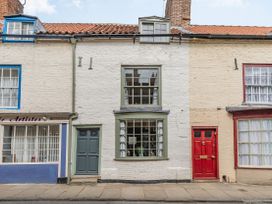 48 High Street - North Yorkshire (incl. Whitby) - 1038170 - thumbnail photo 2