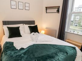 Emerald Suite - North Wales - 1039699 - thumbnail photo 12