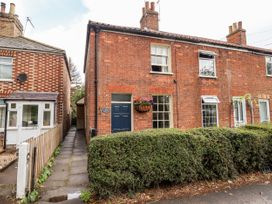 Bumble Bee Cottage - Lincolnshire - 1039754 - thumbnail photo 1