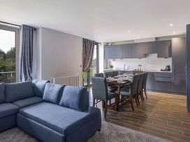Cotswold Club Apartment (2 Bedroom Sleeps 4) - Cotswolds - 1040156 - thumbnail photo 3