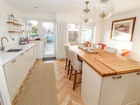 3 Eaton Mews - North Wales - 1040383 - thumbnail photo 9