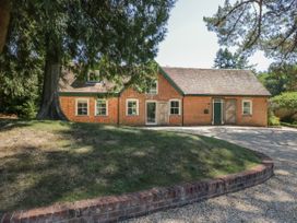 The Coach House - Hampshire - 1041121 - thumbnail photo 2
