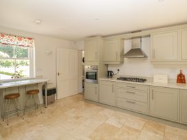 The Coach House - Hampshire - 1041121 - thumbnail photo 16