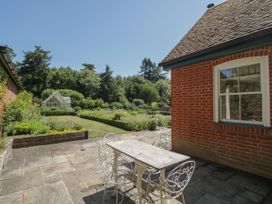 The Coach House - Hampshire - 1041121 - thumbnail photo 31