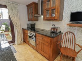 4 Arthur Terrace - North Wales - 1044982 - thumbnail photo 7