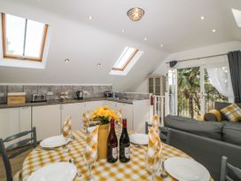 Monterey Mews - Devon - 1044984 - thumbnail photo 11