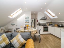 Monterey Mews - Devon - 1044984 - thumbnail photo 13