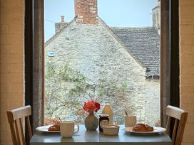 High Cogges Farm Holiday Cottages – The Granary - Cotswolds - 1049150 - thumbnail photo 8