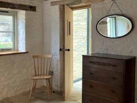 High Cogges Farm Holiday Cottages – The Granary - Cotswolds - 1049150 - thumbnail photo 12