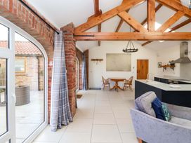 Kingfisher Corner - North Yorkshire (incl. Whitby) - 1049480 - thumbnail photo 4