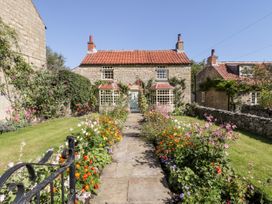 Bute Cottage - North Yorkshire (incl. Whitby) - 1049575 - thumbnail photo 1